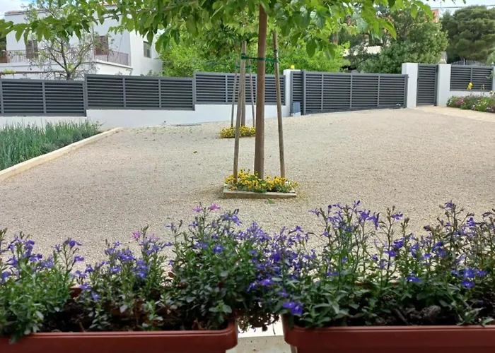 Apartamento Lastva 1&2 *