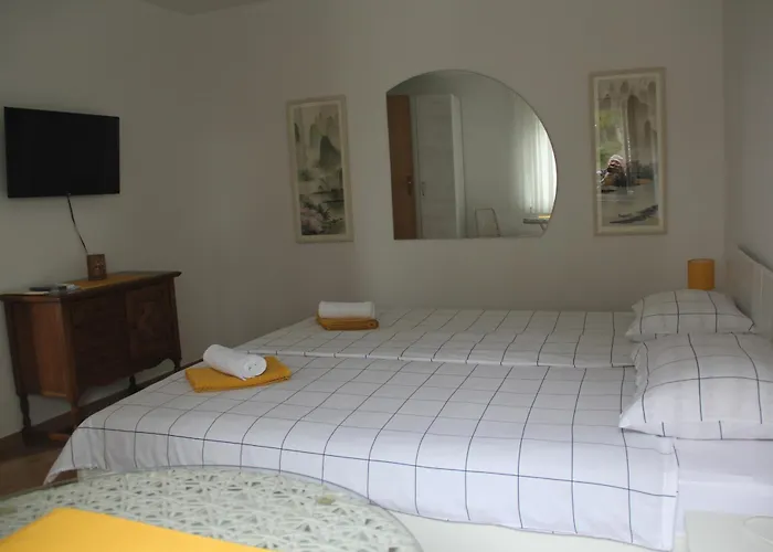 Apartamento Lastva 1&2 *